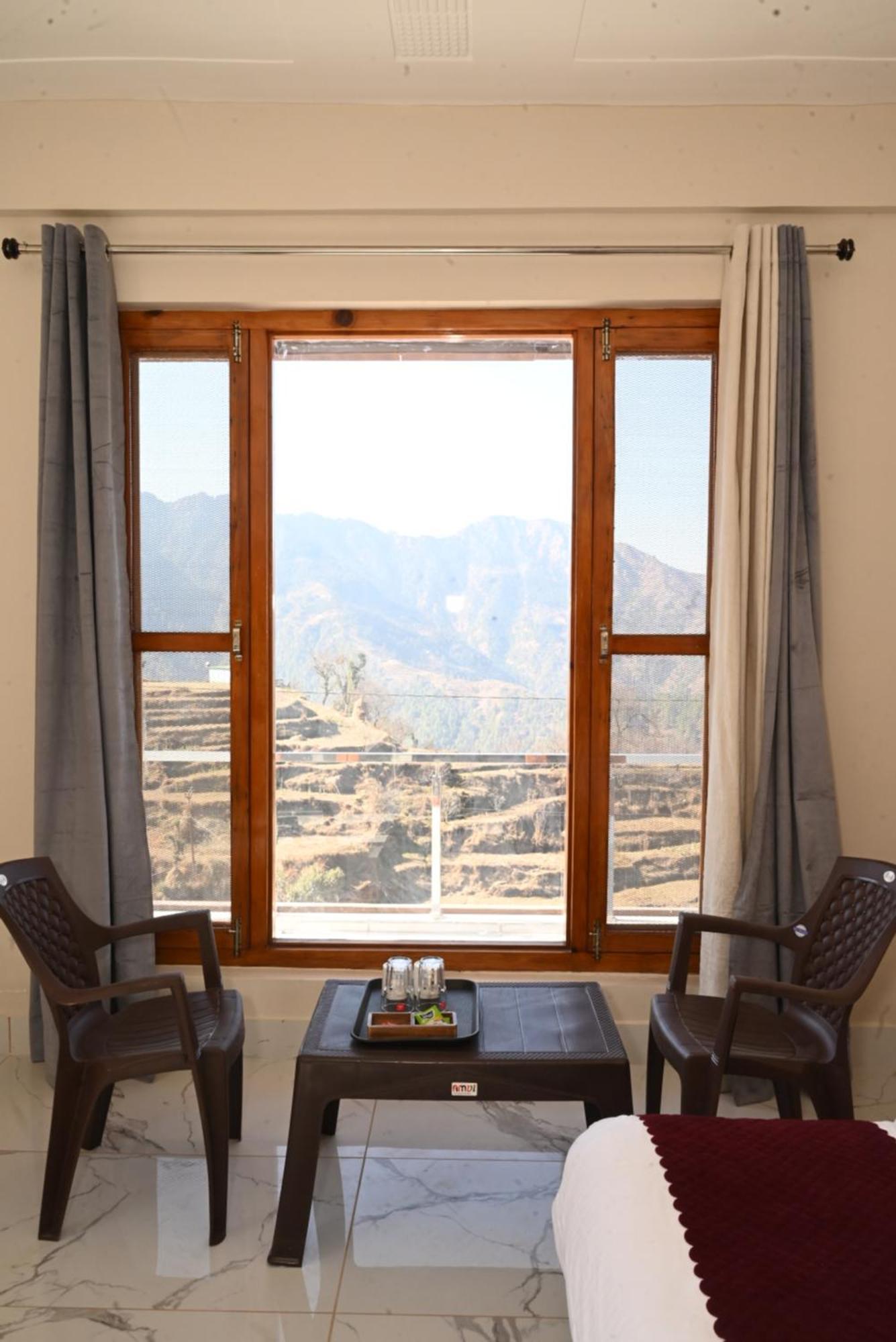 Himalayan Hill Top Resort Kanatal Exteriér fotografie