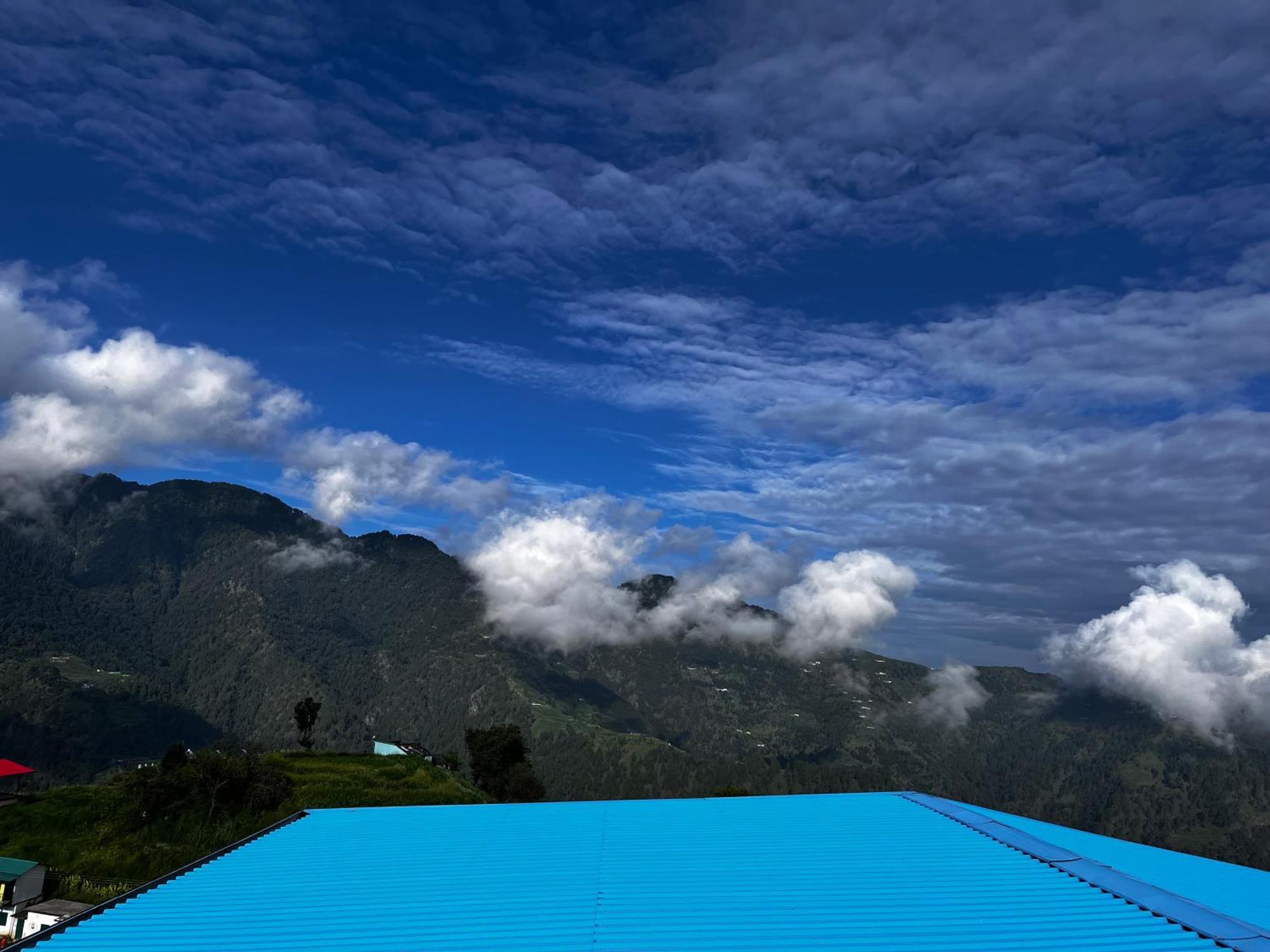 Himalayan Hill Top Resort Kanatal Exteriér fotografie