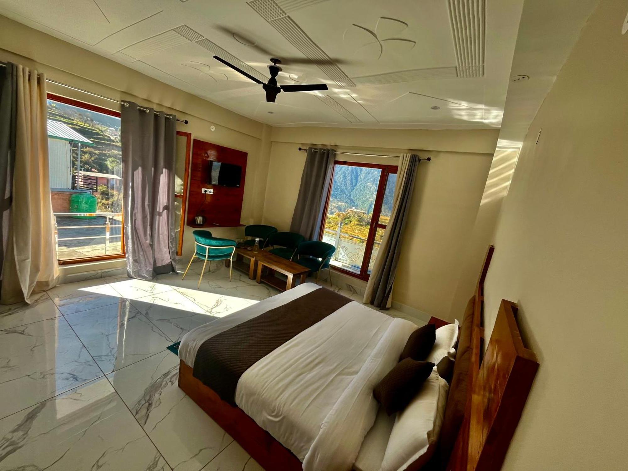 Himalayan Hill Top Resort Kanatal Exteriér fotografie